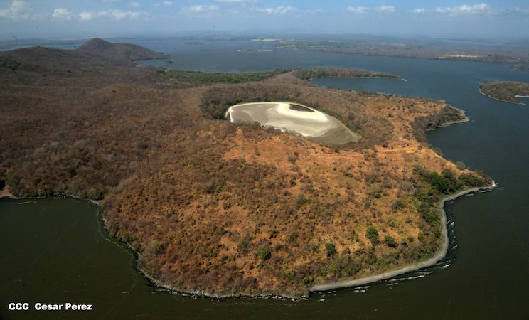 Recorrido a&eacute;reo por volcanes de Nicaragua